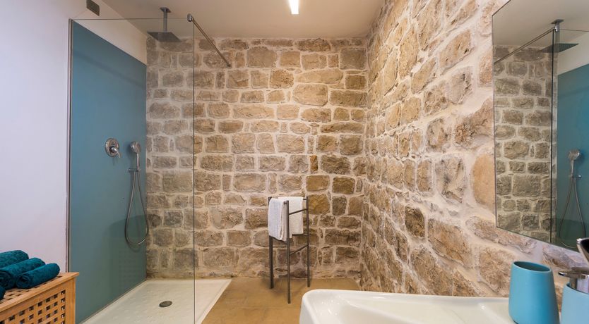 Photo of Luna Mezzo Mare