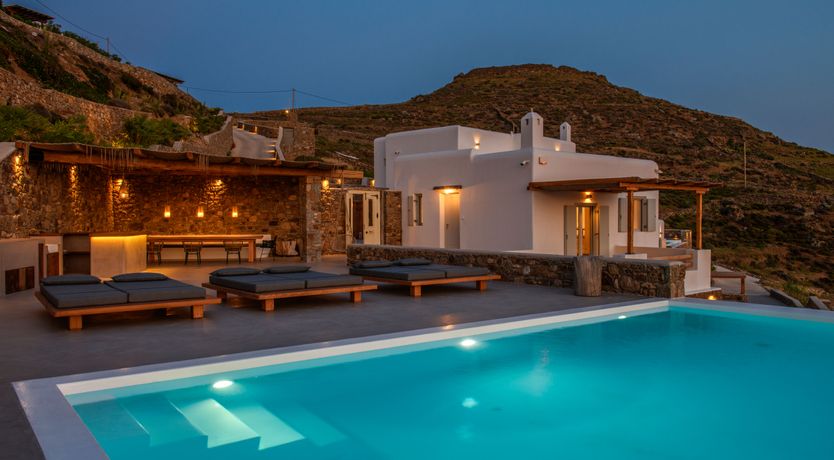 Photo of White Cube Blue