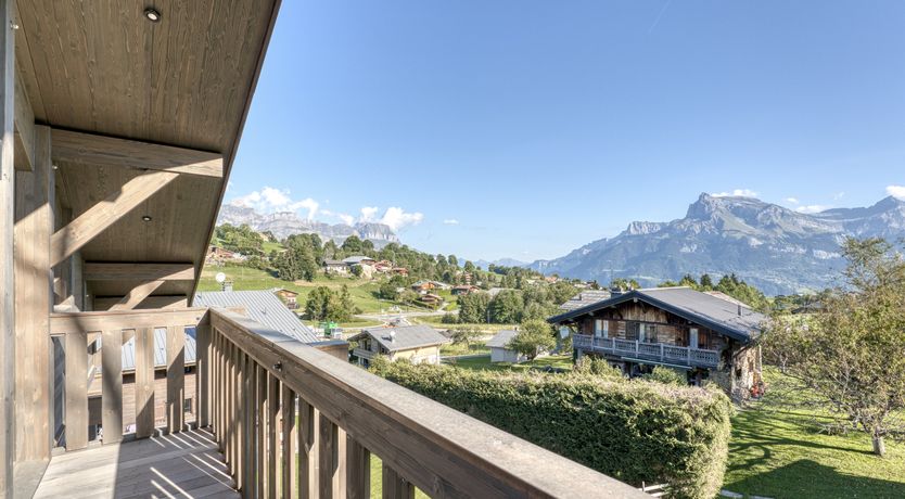 Photo of Les Montagnes