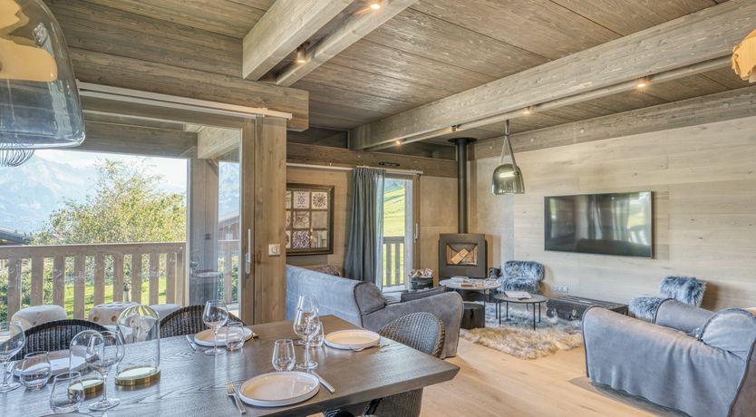 Photo of Les Montagnes