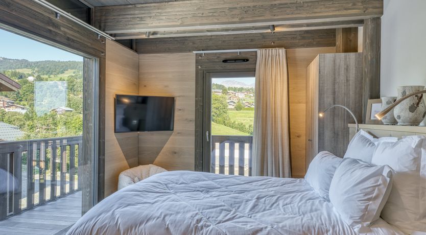 Photo of Les Montagnes