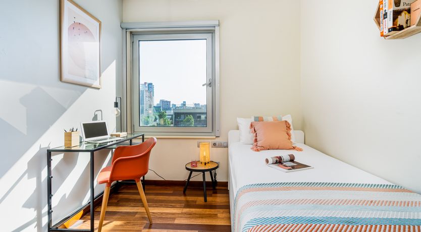 Photo of Easy on the Skyline