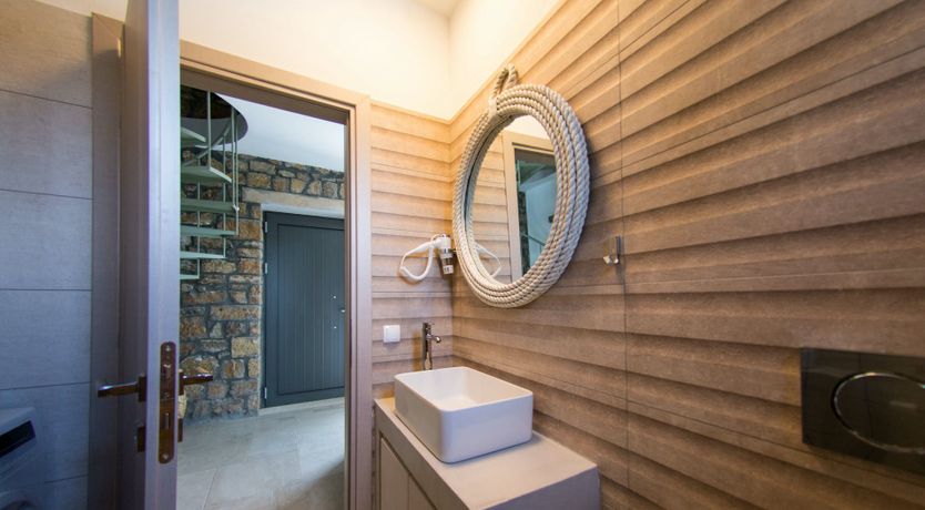 Photo of Olive & Earth