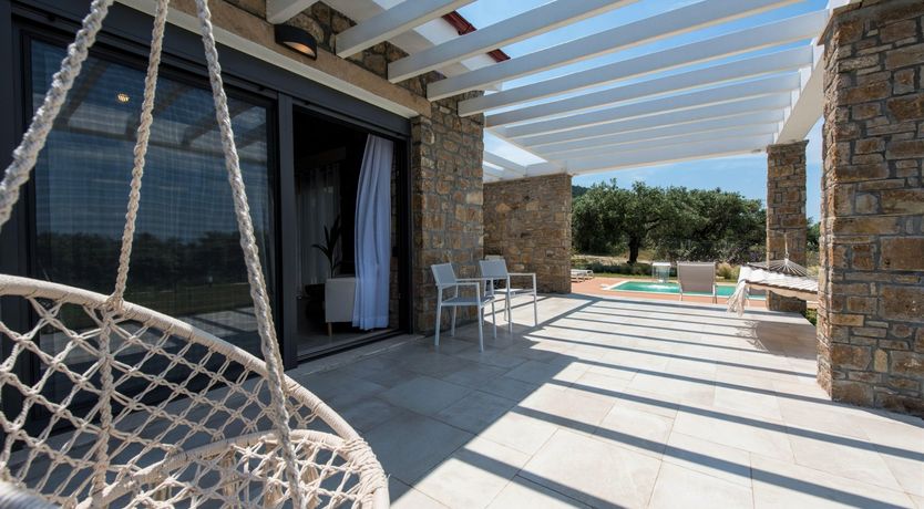 Photo of Olive & Earth