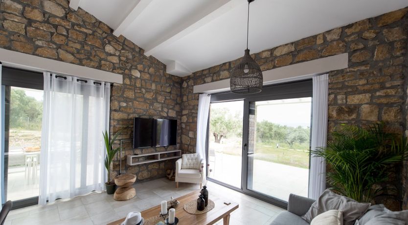 Photo of Olive & Earth