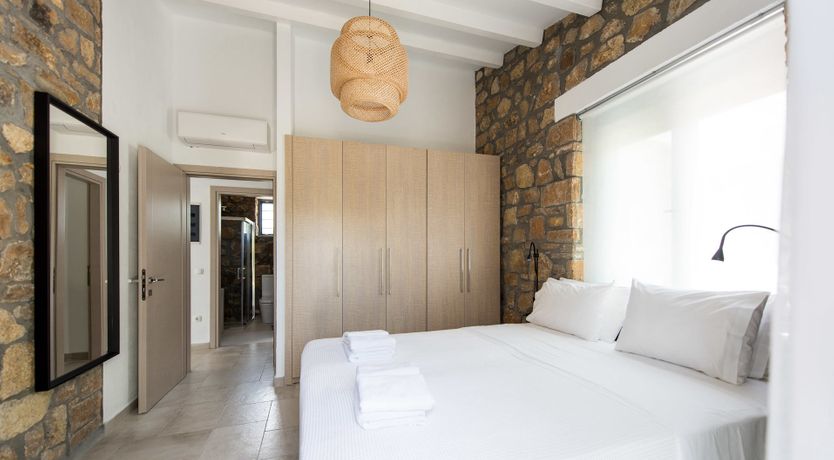 Photo of Olive & Earth