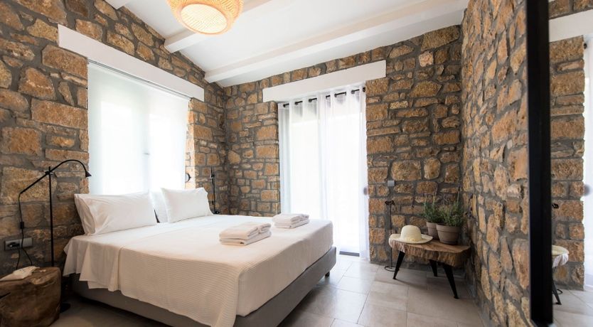 Photo of Olive & Earth