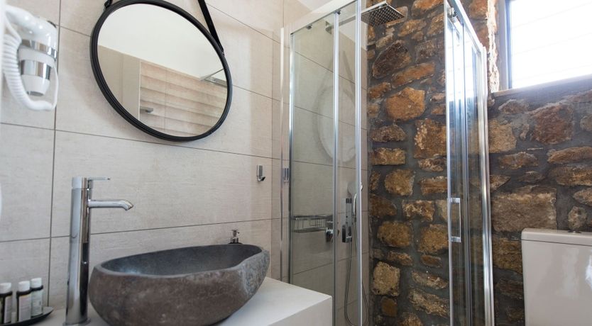 Photo of Olive & Earth