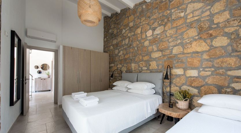 Photo of Olive & Earth