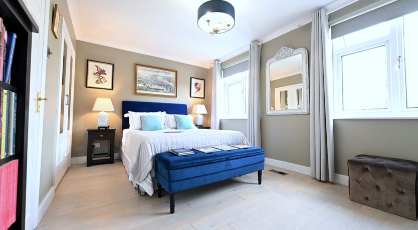 Photo of Kew Gardens Retreat