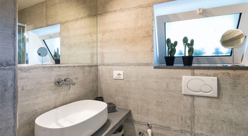 Photo of Obsidian Odyssey