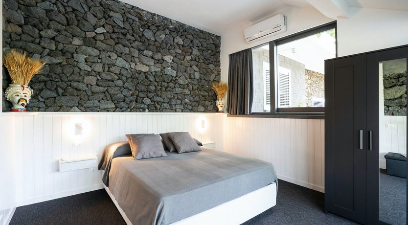 Photo of Obsidian Odyssey