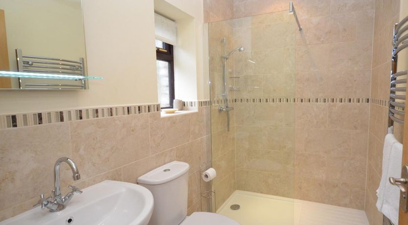 Photo of 2 Bed in Bishop Sutton