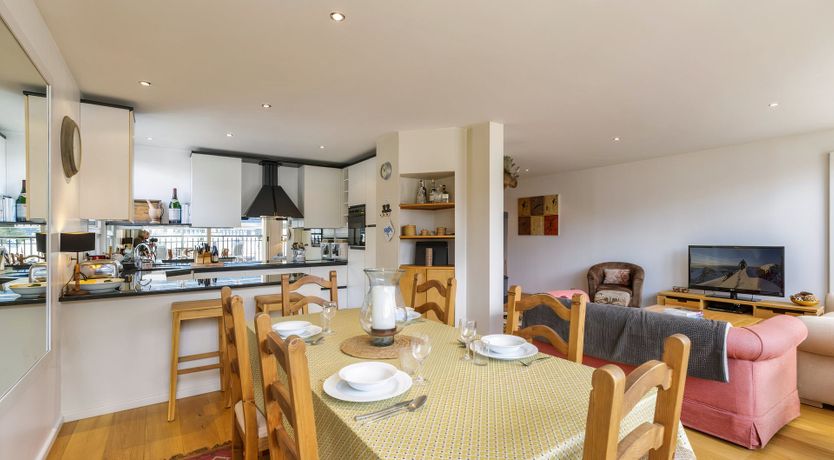 Photo of White Valley