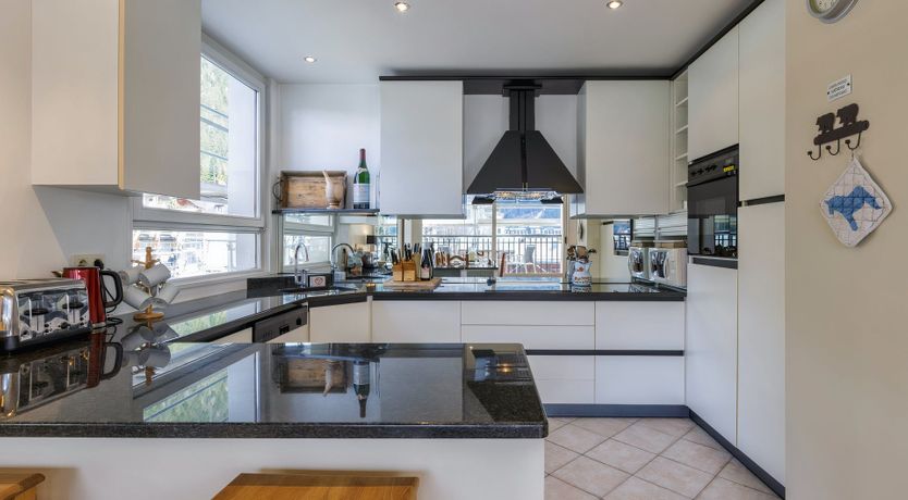 Photo of White Valley