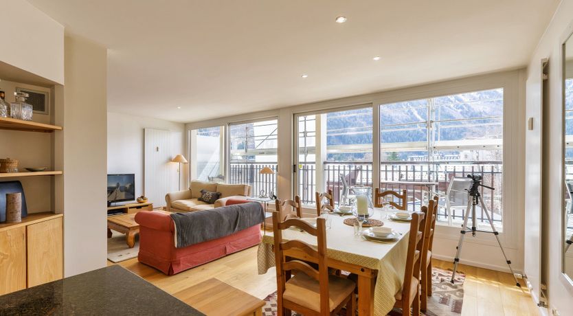 Photo of White Valley