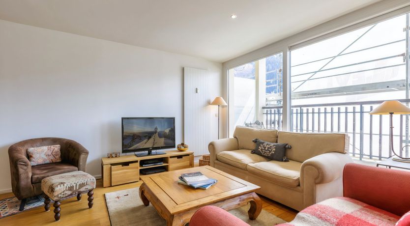 Photo of White Valley