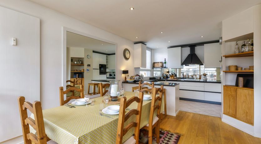 Photo of White Valley