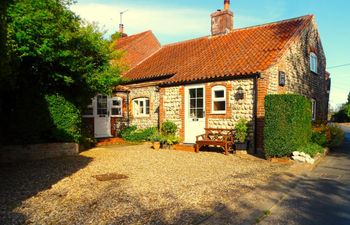 in Roughton (BUCN8) Holiday Cottage
