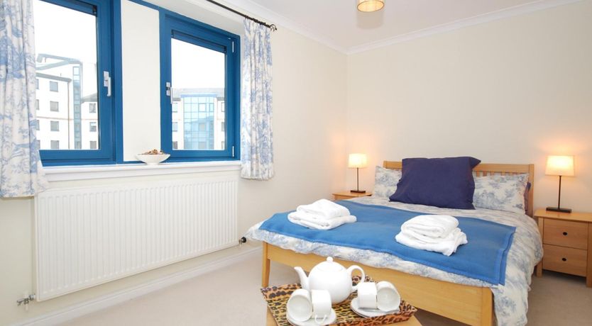 Photo of 2 Bed in Edinburgh