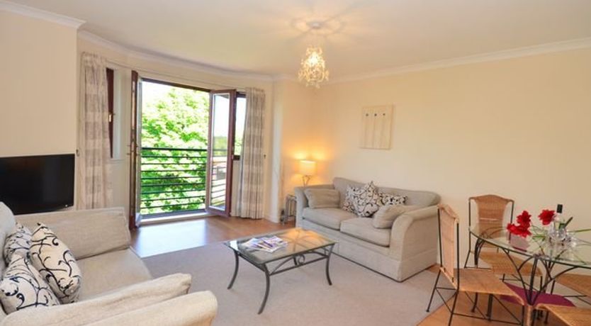 Photo of Apartment in Edinburgh and Lothians