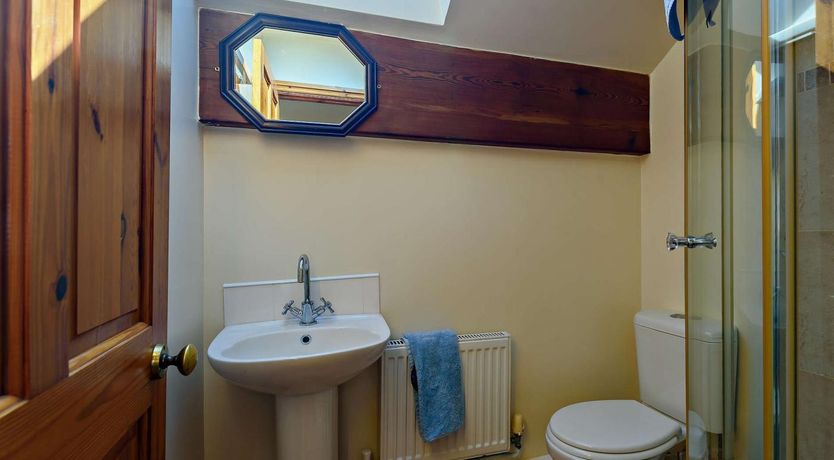 Photo of 5 Bed in Preston