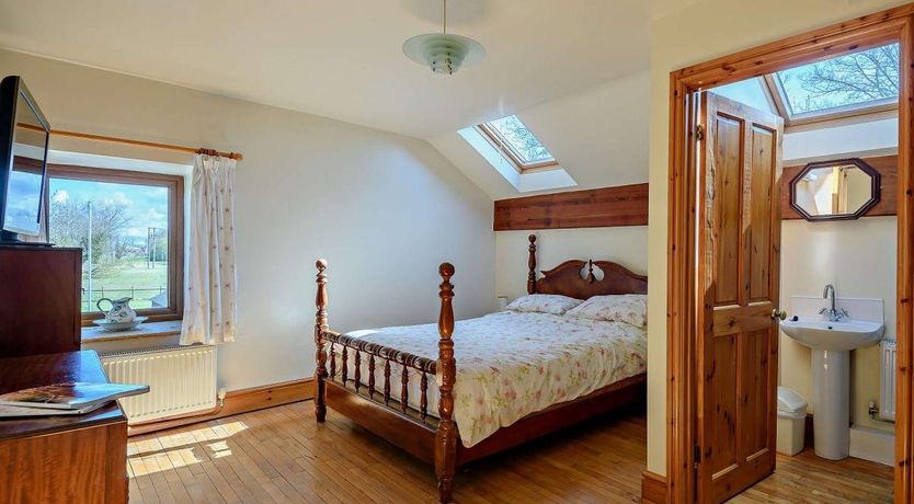 Photo of 5 Bed in Pilling