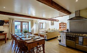 Photo of 5 Bed in Preston