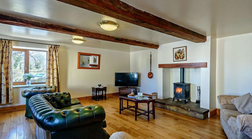 Photo of 5 Bed in Preston
