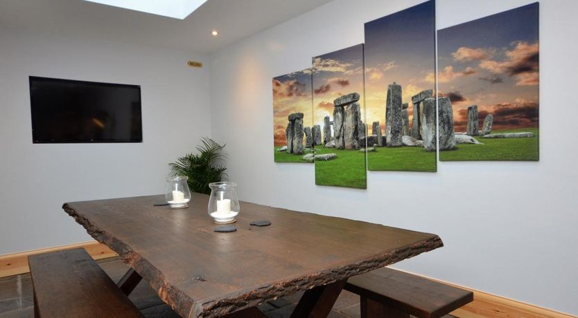 Photo of 2 Bed in Farmborough