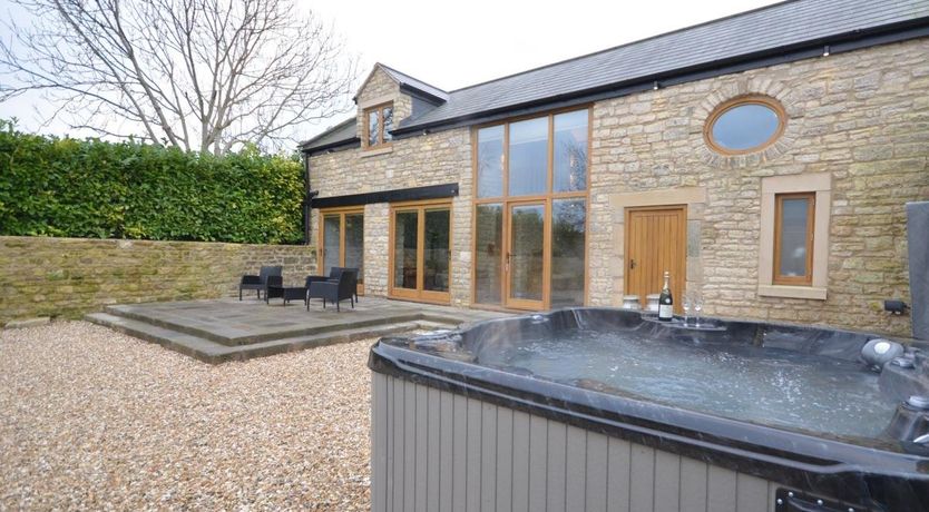 Photo of in Farmborough (47045)