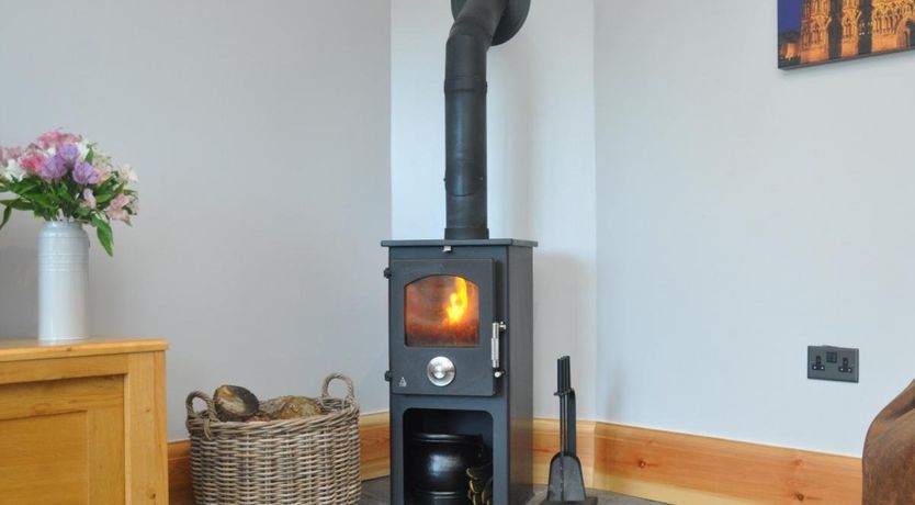 Photo of 2 Bed in Farmborough