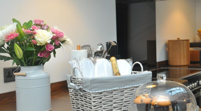 Photo of 2 Bed in Farmborough