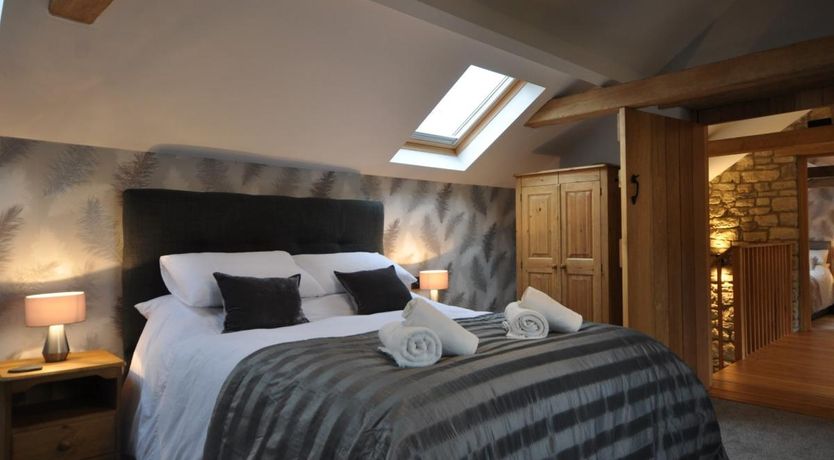 Photo of 2 Bed in Farmborough