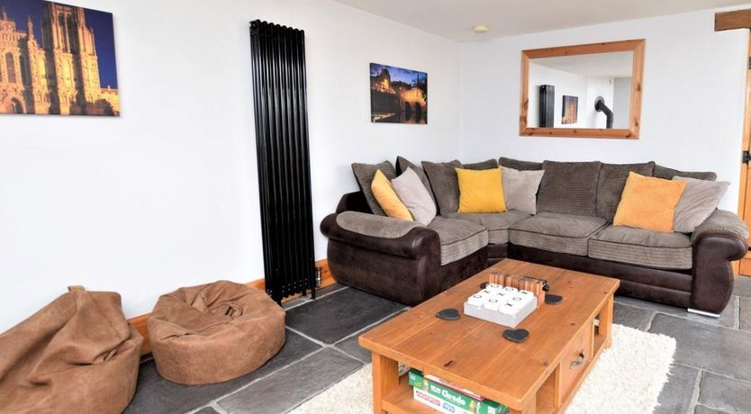 Photo of 2 Bed in Farmborough