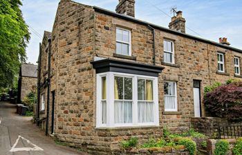 in Bamford (PK838) Holiday Cottage