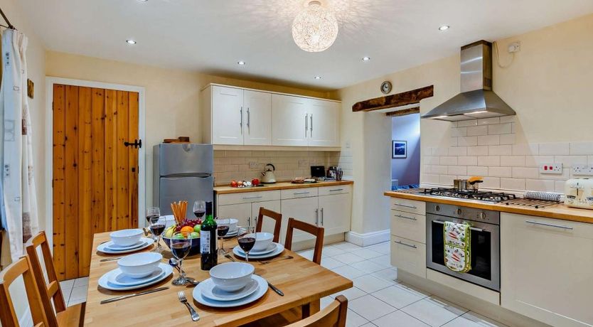 Photo of 3 Bed in Bamford