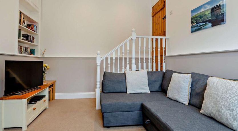 Photo of 3 Bed in Bamford