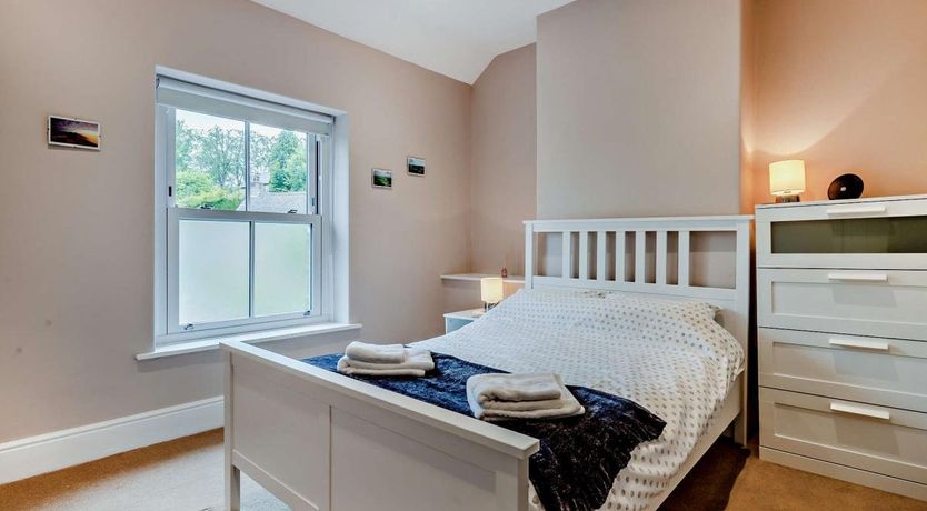 Photo of 3 Bed in Bamford