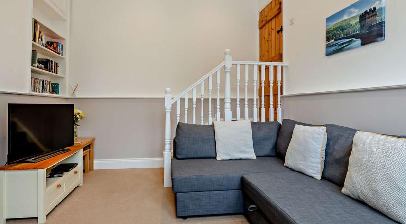 Photo of 3 Bed in Bamford