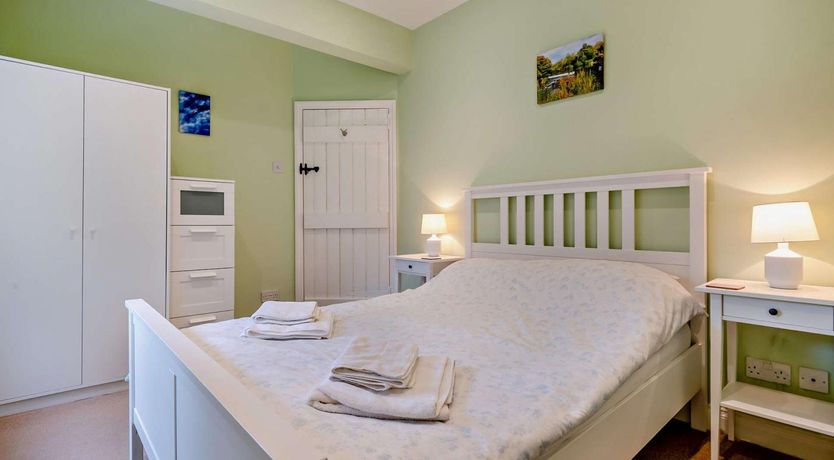 Photo of 3 Bed in Bamford