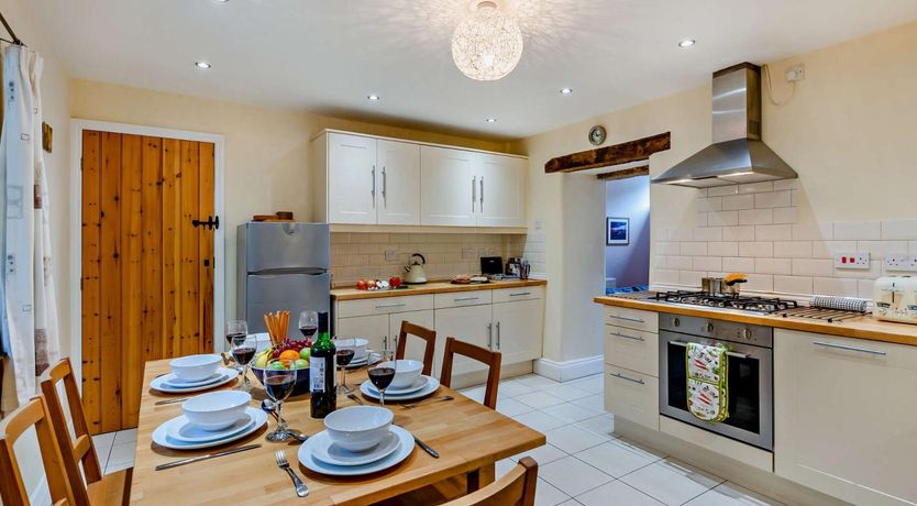 Photo of 3 Bed in Bamford