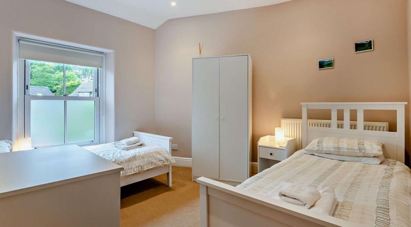 Photo of 3 Bed in Bamford