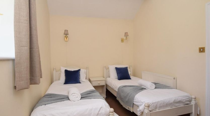 Photo of 3 Bed in Ashford in the Water