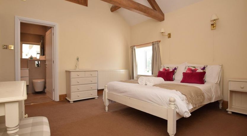 Photo of 3 Bed in Ashford in the Water