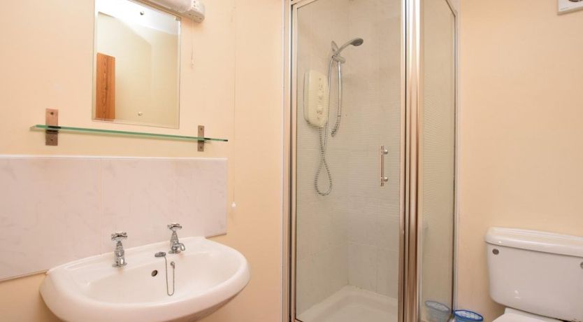Photo of 1 Bed in Ashford in the Water