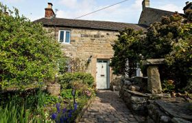 Photo of cottage-in-derbyshire-56