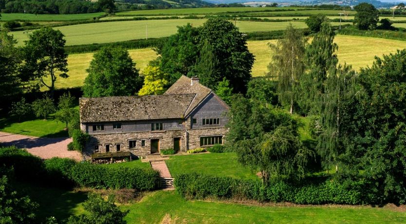 Photo of 5 Bed in Llanigon