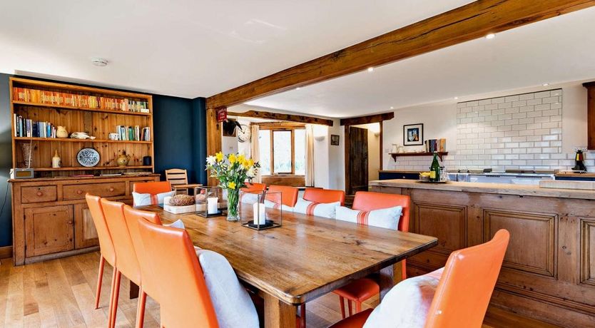 Photo of 5 Bed in Llanigon