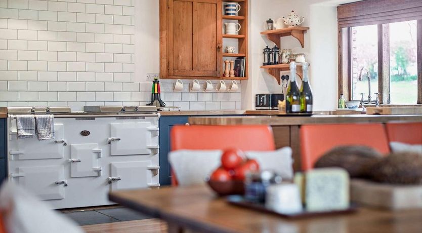 Photo of 5 Bed in Llanigon